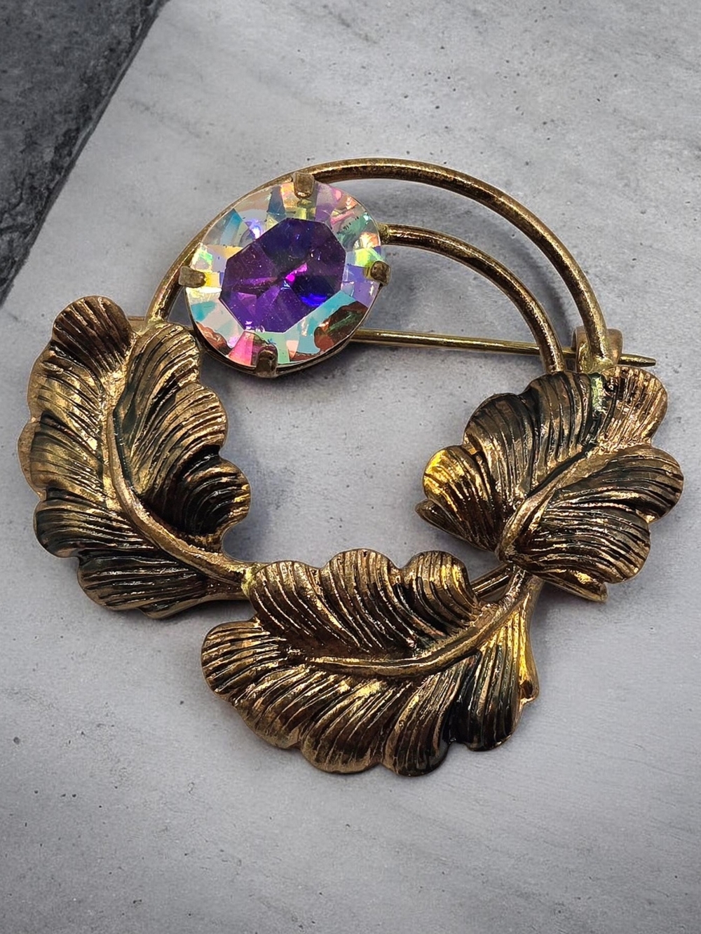 Vintage Gold-Tone Leaf & Aurora Rhinestone Brooch 🍃💜